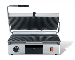 Klämgrill 16030 räfflad lagg och bord, grillyta
430x250mm, 2,8 kW 230V 1N