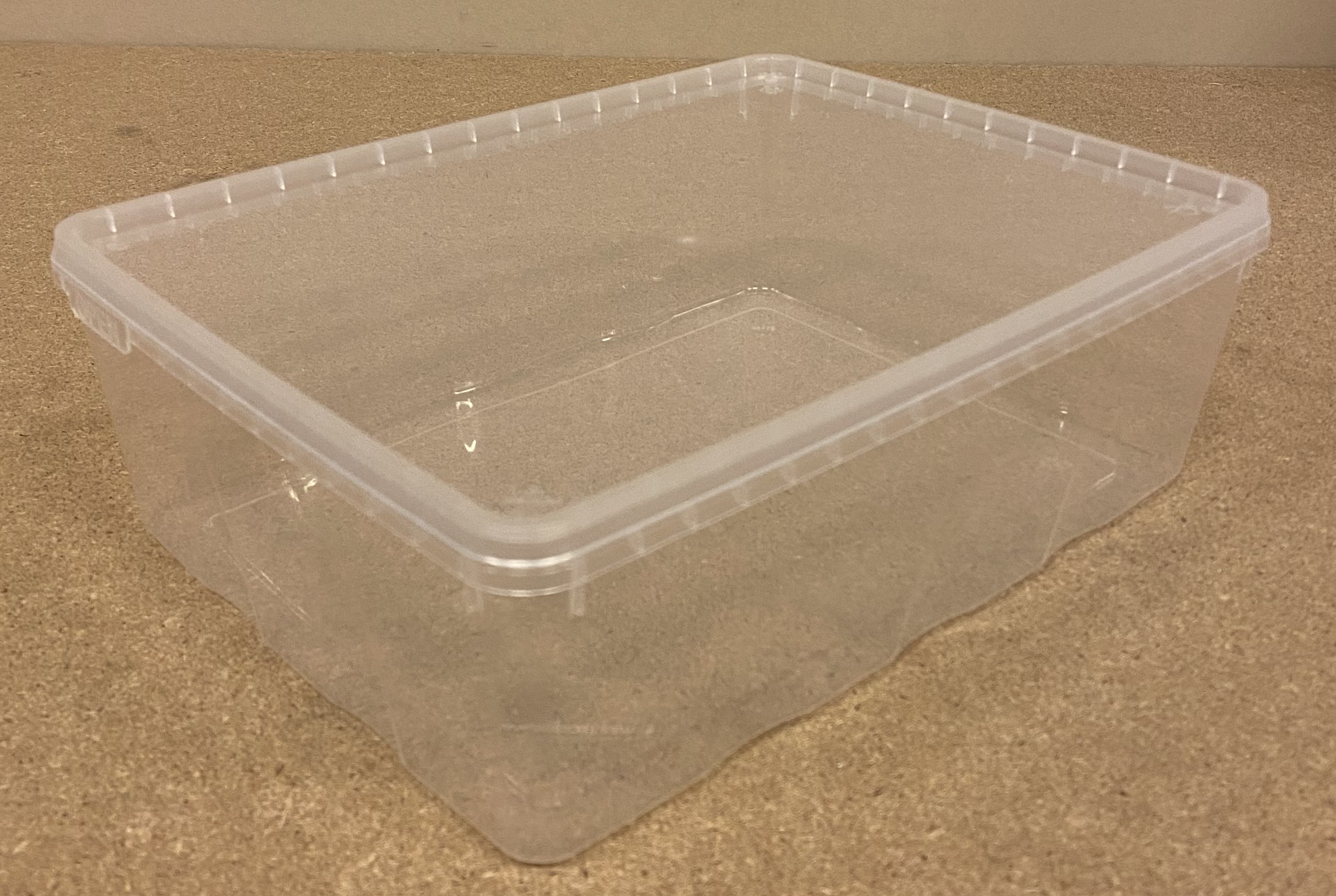 Förvaringsburk med lock polypropen 
24,5x18,5x7,9cm 3L