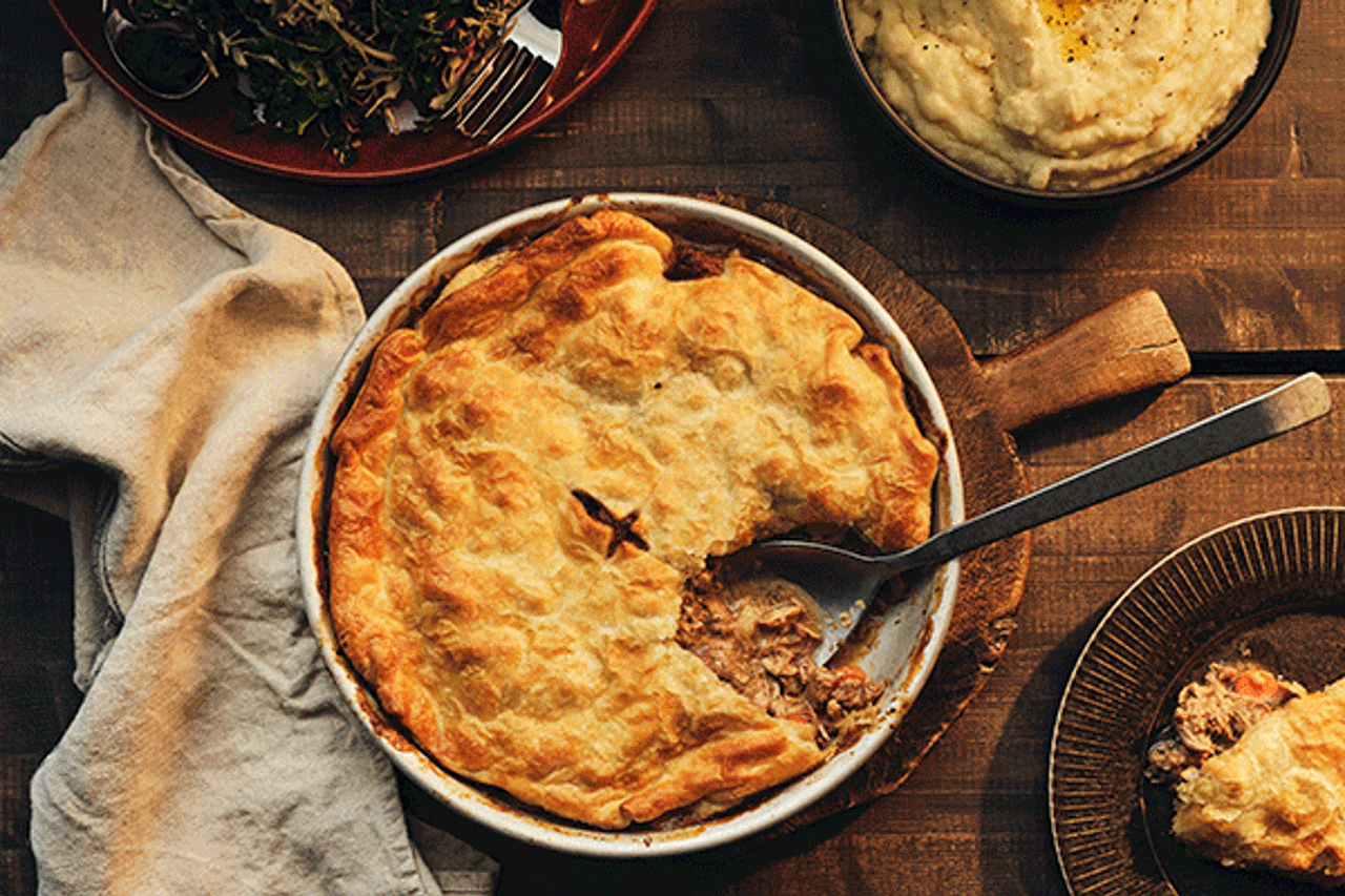 Paj med fläskragu. Recept av Tove Nilsson.