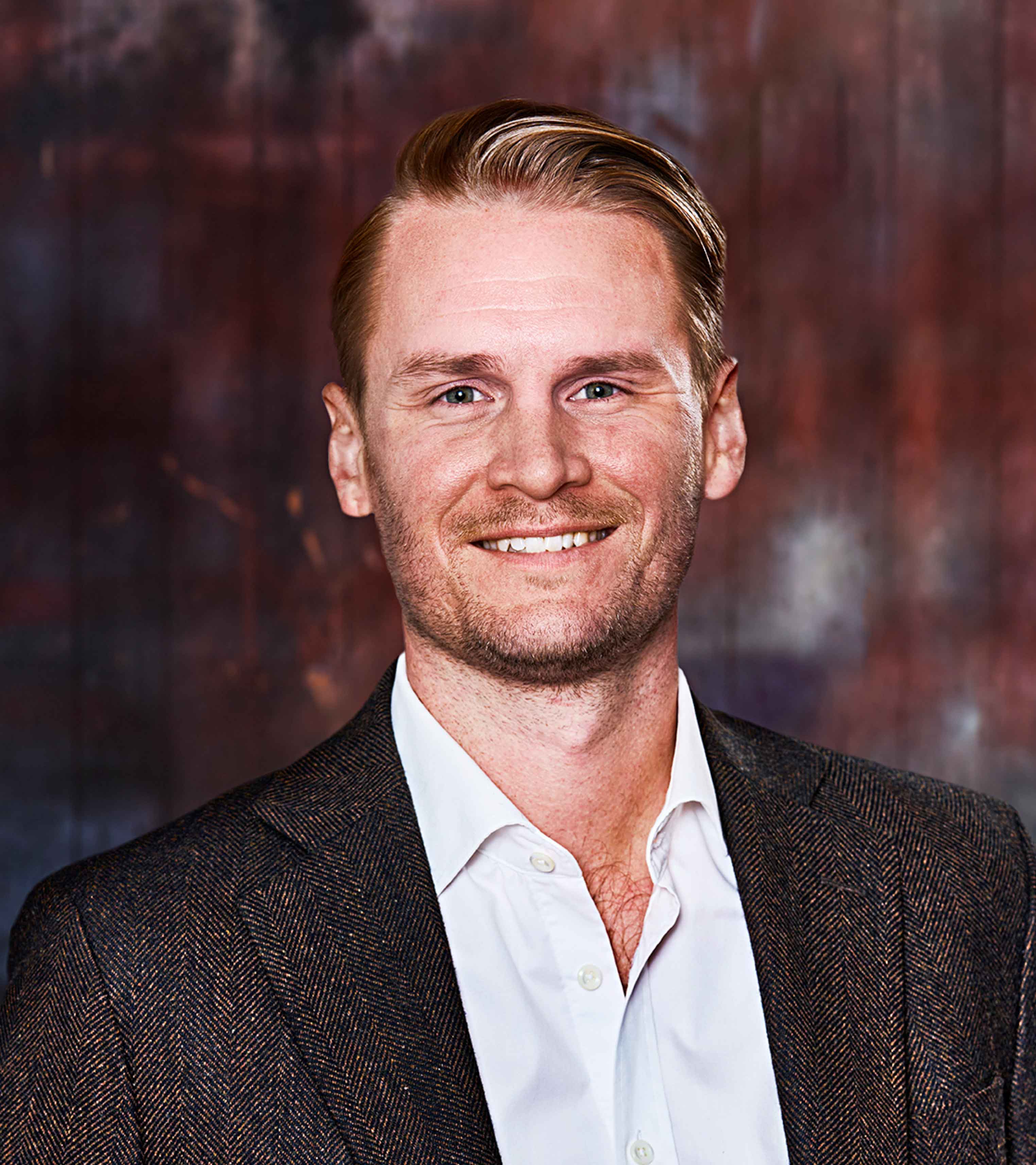 Victor Loebbert,  Commercial Director Menigo